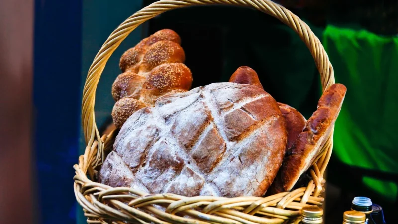 Dlaczego warto wybrać catering z pieczywem naturalnym we Wrocławiu?
