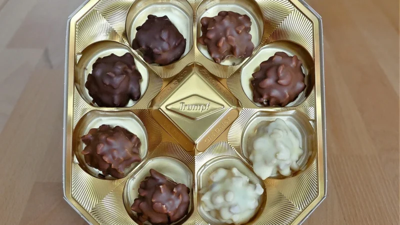 Perugina Baci Original Pralina w ciemnej czekoladzie 125g